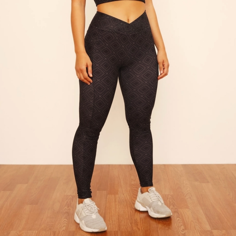 Wolven Threads Crossover Pocket Legging